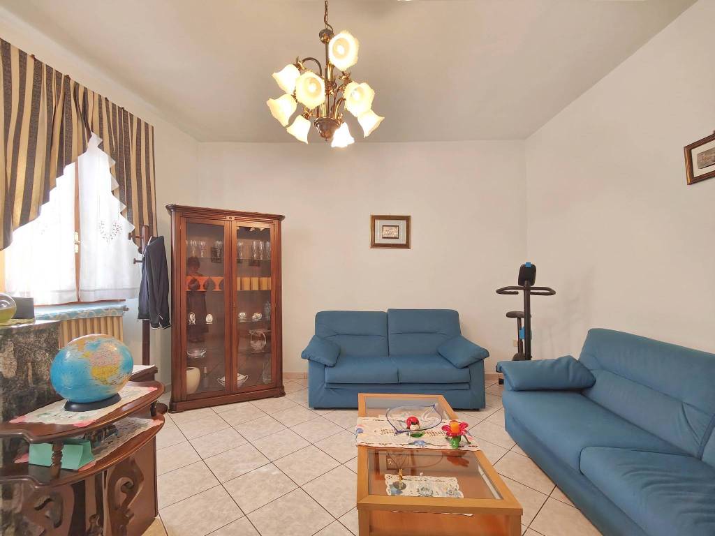 casa indipendente in vendita a Campi Bisenzio in zona Capalle