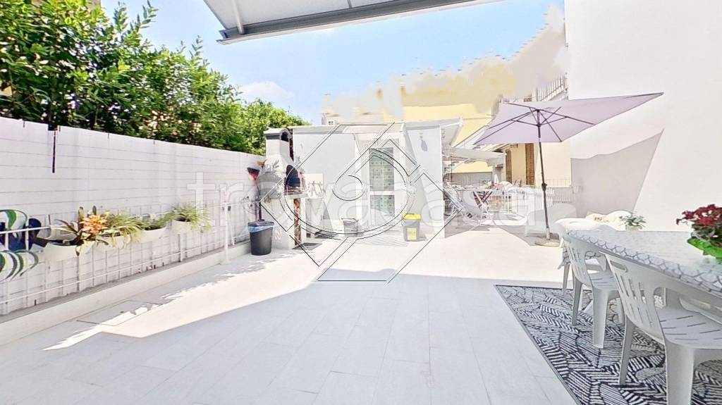 casa indipendente in vendita a Campi Bisenzio