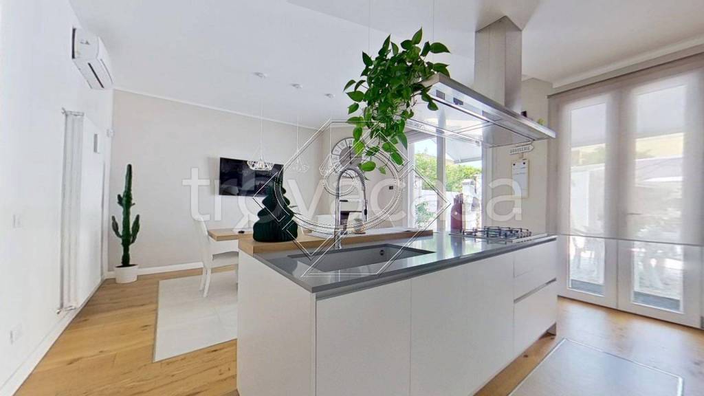 casa indipendente in vendita a Campi Bisenzio