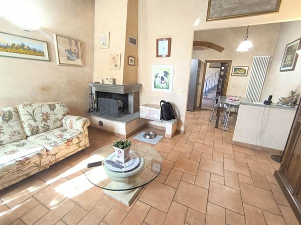 casa indipendente in vendita a Campi Bisenzio