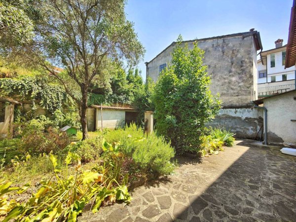 casa indipendente in vendita a Campi Bisenzio