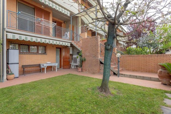 casa indipendente in vendita a Campi Bisenzio in zona San Piero a Ponti
