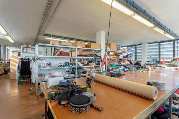 ufficio in vendita a Campi Bisenzio