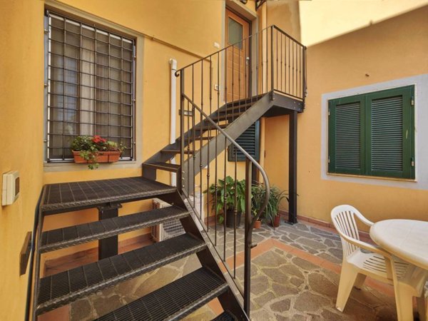 casa indipendente in vendita a Campi Bisenzio