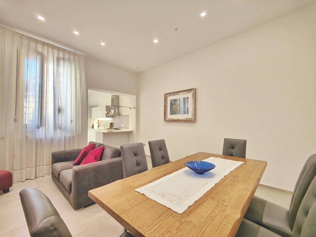 casa indipendente in vendita a Campi Bisenzio