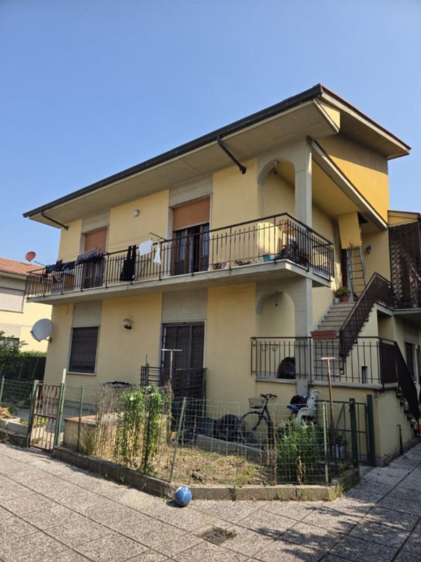 casa indipendente in vendita a Campi Bisenzio