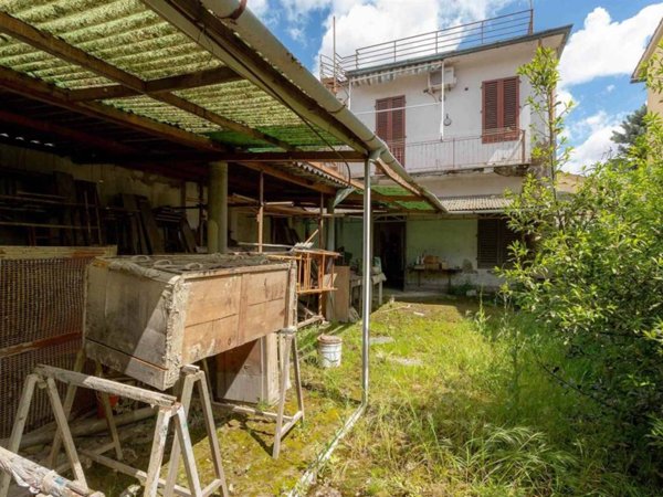 casa indipendente in vendita a Campi Bisenzio