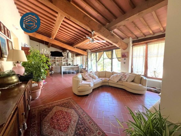 casa indipendente in vendita a Campi Bisenzio