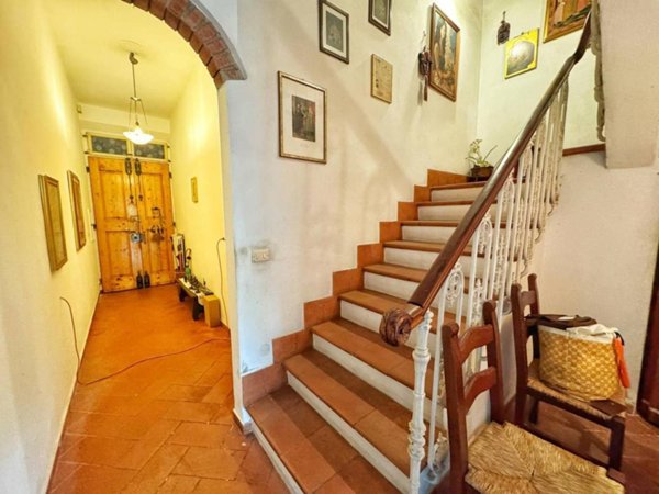 casa indipendente in vendita a Campi Bisenzio