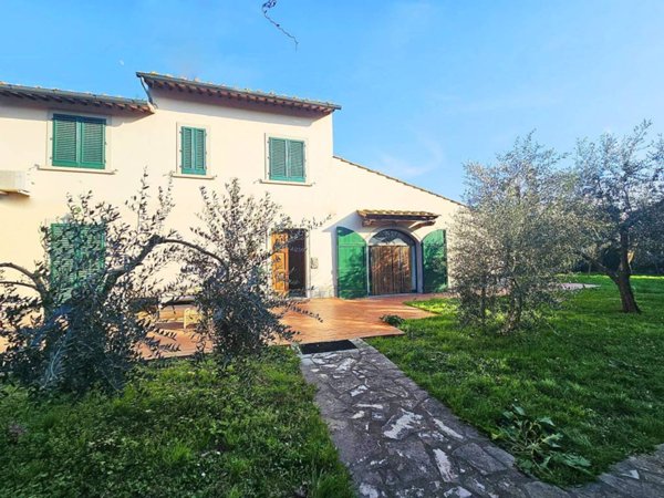 casa indipendente in vendita a Campi Bisenzio in zona San Donnino