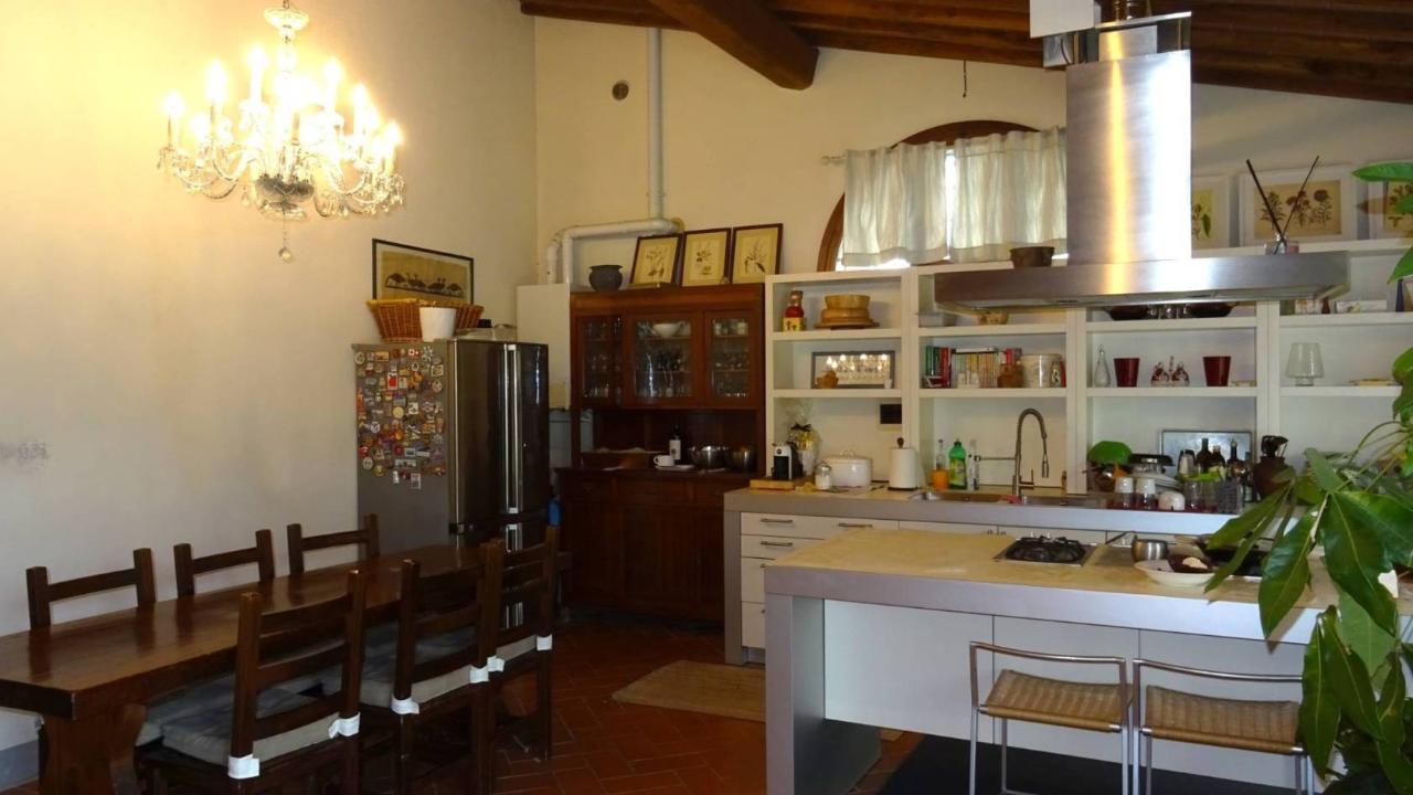 casa indipendente in vendita a Campi Bisenzio