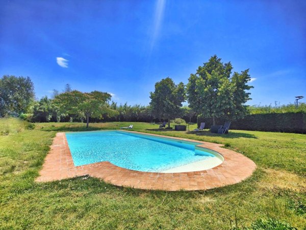 casa indipendente in vendita a Campi Bisenzio in zona Capalle