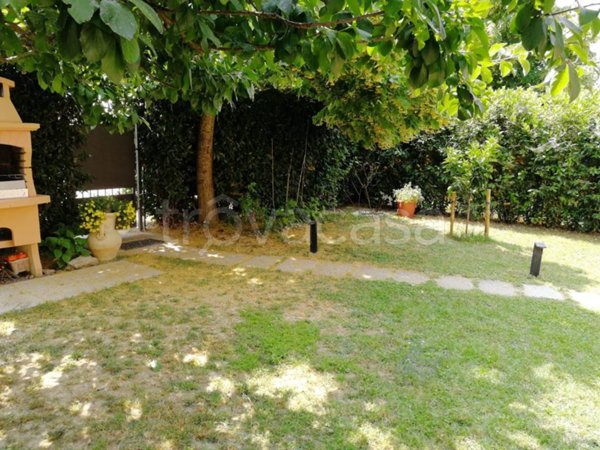 casa indipendente in vendita a Campi Bisenzio in zona Capalle