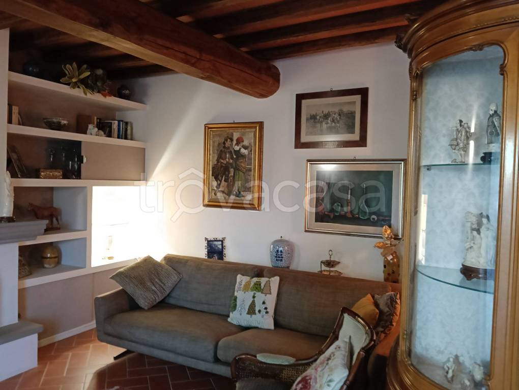 casa indipendente in vendita a Campi Bisenzio