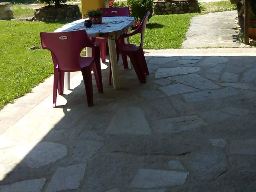 casa indipendente in vendita a Campi Bisenzio