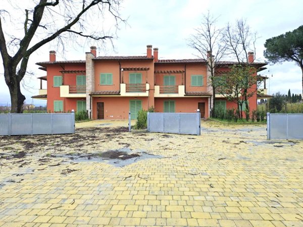 casa indipendente in vendita a Campi Bisenzio