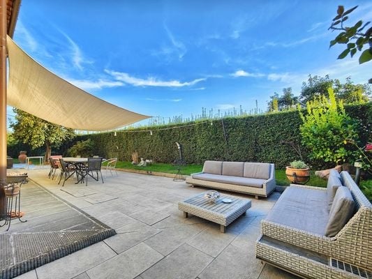 casa indipendente in vendita a Campi Bisenzio