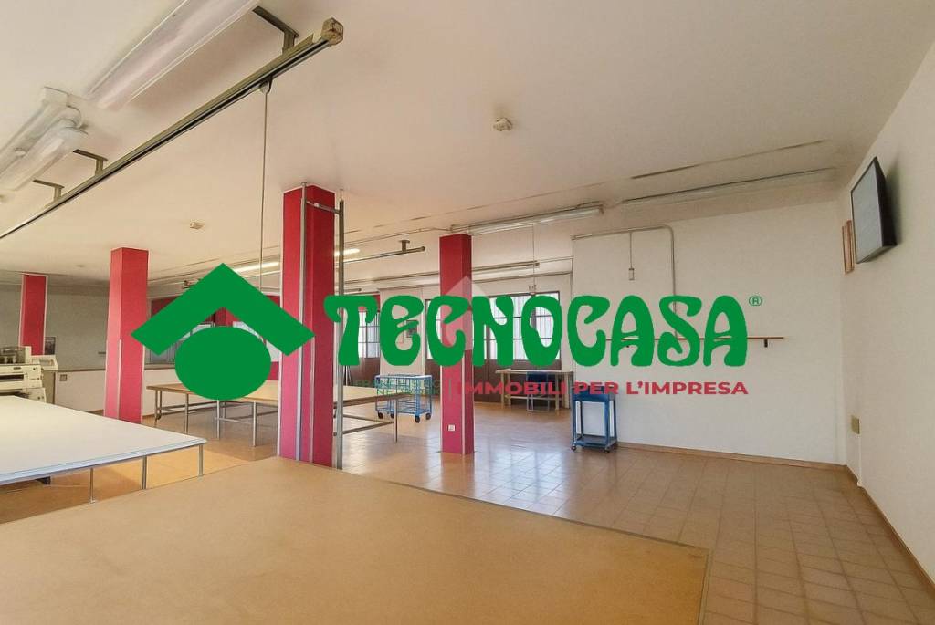 negozio in vendita a Campi Bisenzio