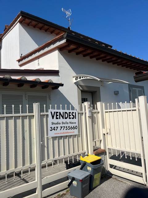 casa indipendente in vendita a Campi Bisenzio in zona San Donnino
