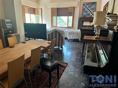 casa indipendente in vendita a Campi Bisenzio in zona Limite
