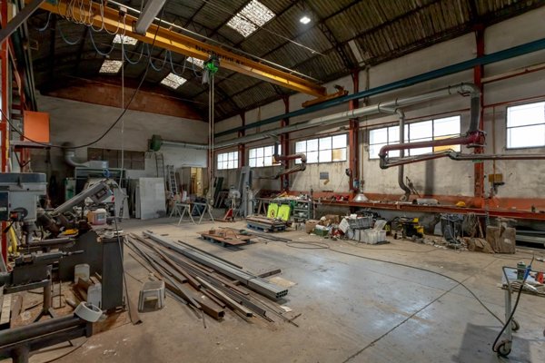 locale commerciale in vendita a Campi Bisenzio in zona San Donnino