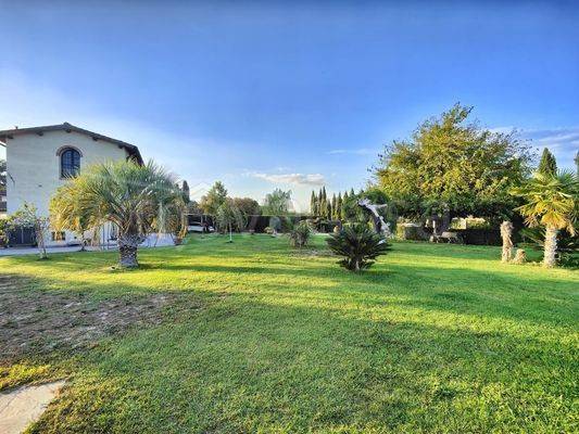 casa indipendente in vendita a Campi Bisenzio