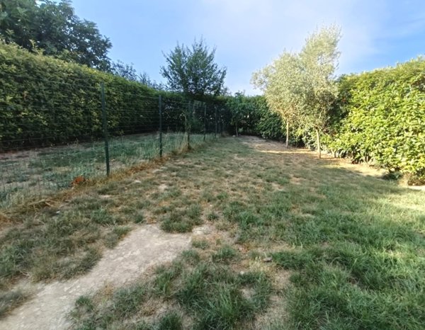 casa indipendente in vendita a Campi Bisenzio