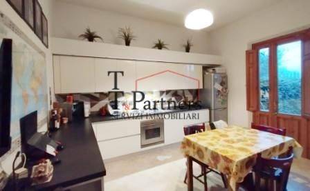 casa indipendente in vendita a Campi Bisenzio