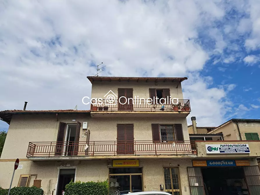 casa indipendente in vendita a Campi Bisenzio