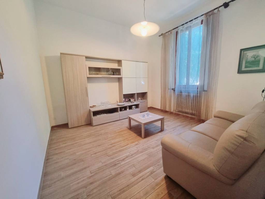 casa indipendente in vendita a Campi Bisenzio