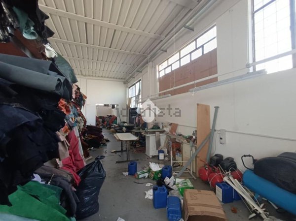 ufficio in vendita a Campi Bisenzio