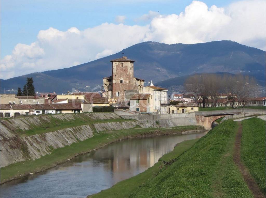 quadrivano in vendita a Campi Bisenzio