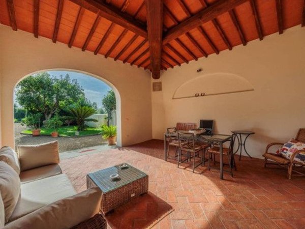 casale in vendita a Campi Bisenzio