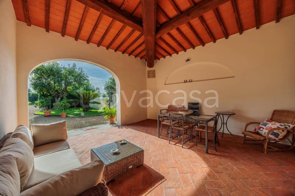 casale in vendita a Campi Bisenzio