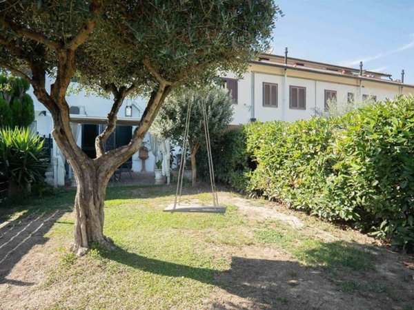 casa indipendente in vendita a Campi Bisenzio