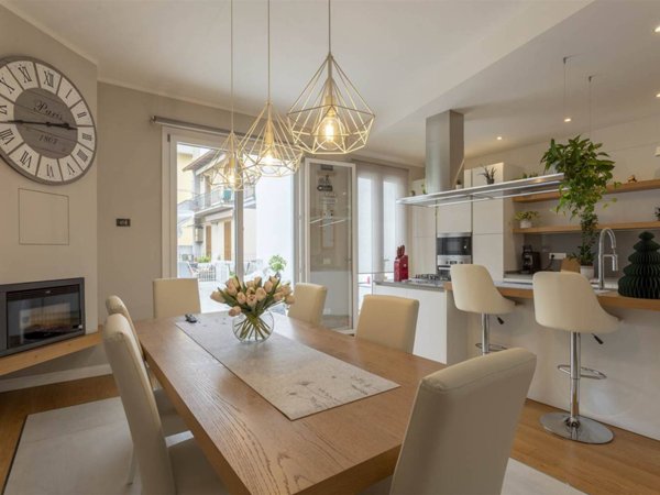 casa indipendente in vendita a Campi Bisenzio