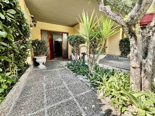 casa indipendente in vendita a Campi Bisenzio in zona San Cresci
