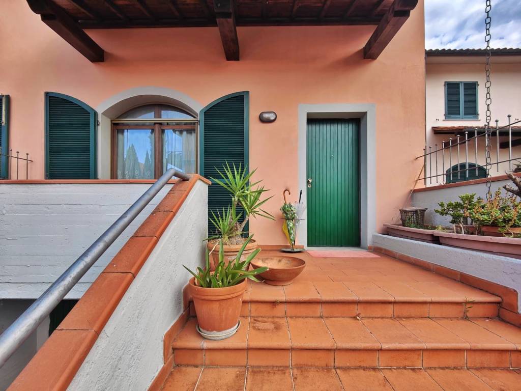 casa indipendente in vendita a Campi Bisenzio in zona San Cresci