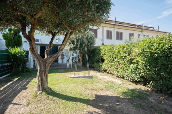 casa indipendente in vendita a Campi Bisenzio
