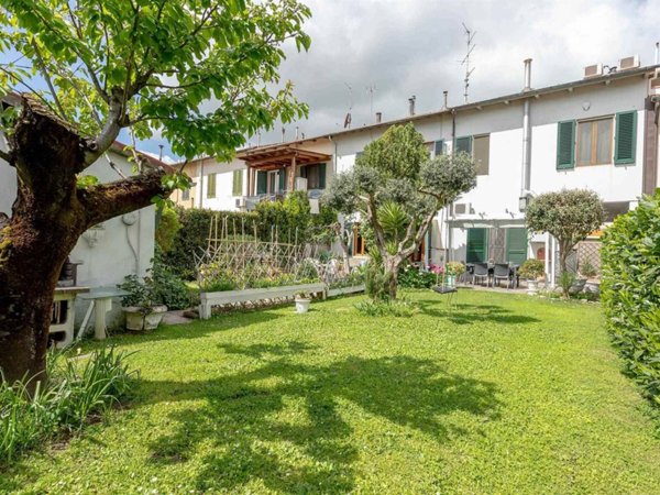 casa indipendente in vendita a Campi Bisenzio