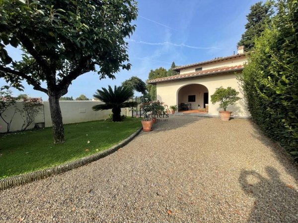 casa indipendente in vendita a Campi Bisenzio in zona Il Rosi