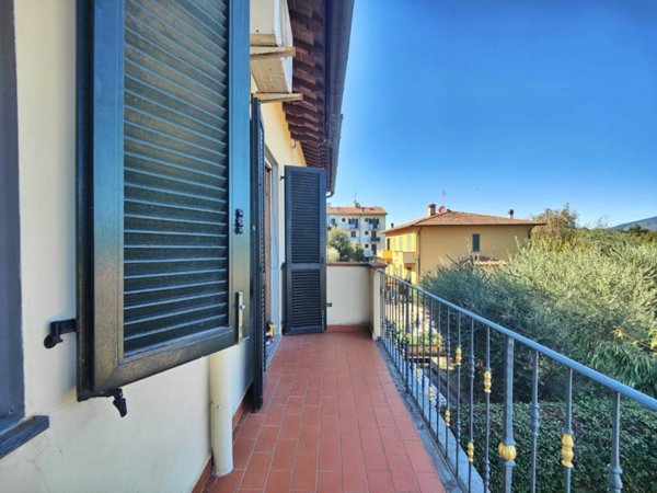 casa indipendente in vendita a Campi Bisenzio