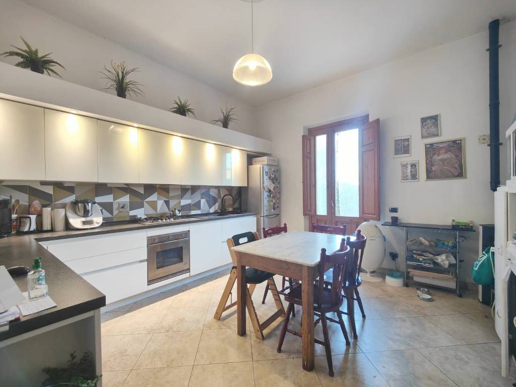 casa indipendente in vendita a Campi Bisenzio