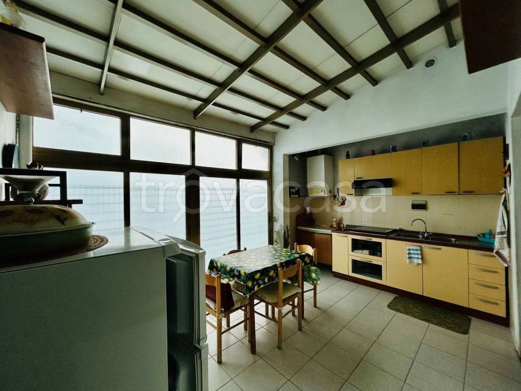 casa indipendente in vendita a Campi Bisenzio