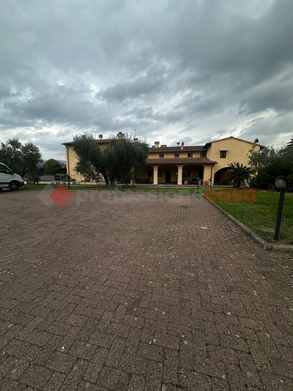 appartamento in vendita a Campi Bisenzio in zona Limite