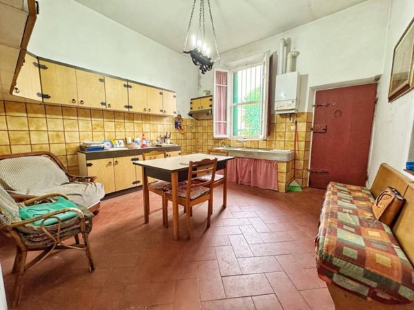 casa indipendente in vendita a Campi Bisenzio