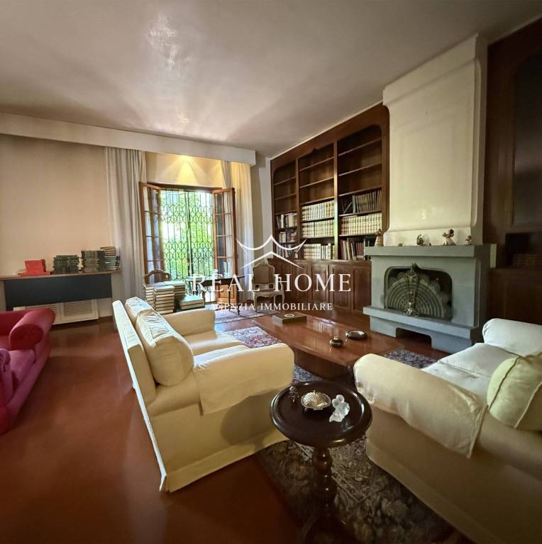 casa indipendente in vendita a Campi Bisenzio