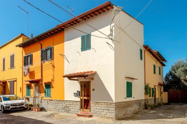 casa indipendente in vendita a Campi Bisenzio