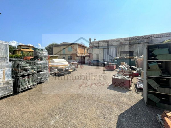 capannone in vendita a Campi Bisenzio in zona San Donnino