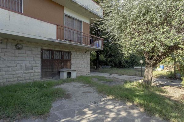 casa indipendente in vendita a Campi Bisenzio